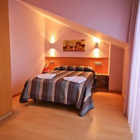 Hostal Restaurante Taracena Yunquera de Henares Ngoại thất bức ảnh