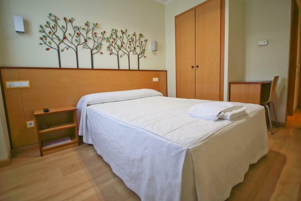 Hostal Restaurante Taracena Yunquera de Henares Ngoại thất bức ảnh