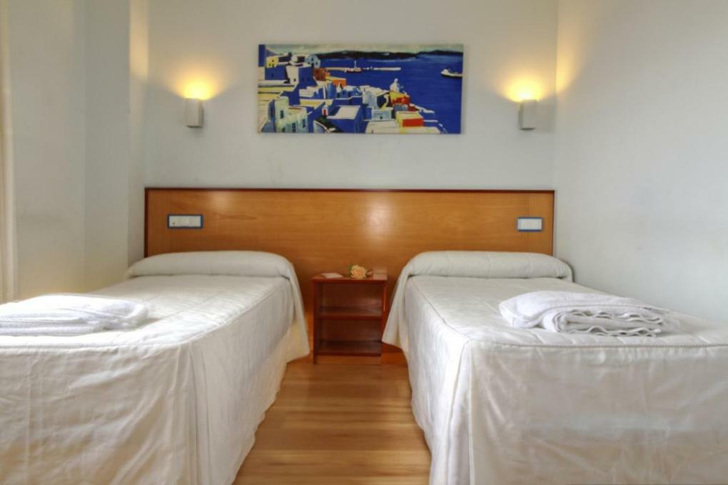 Hostal Restaurante Taracena Yunquera de Henares Ngoại thất bức ảnh