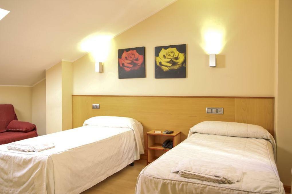 Hostal Restaurante Taracena Yunquera de Henares Ngoại thất bức ảnh
